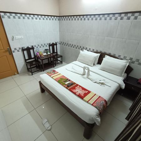 Hotel Arunachala Puducherry Buitenkant foto