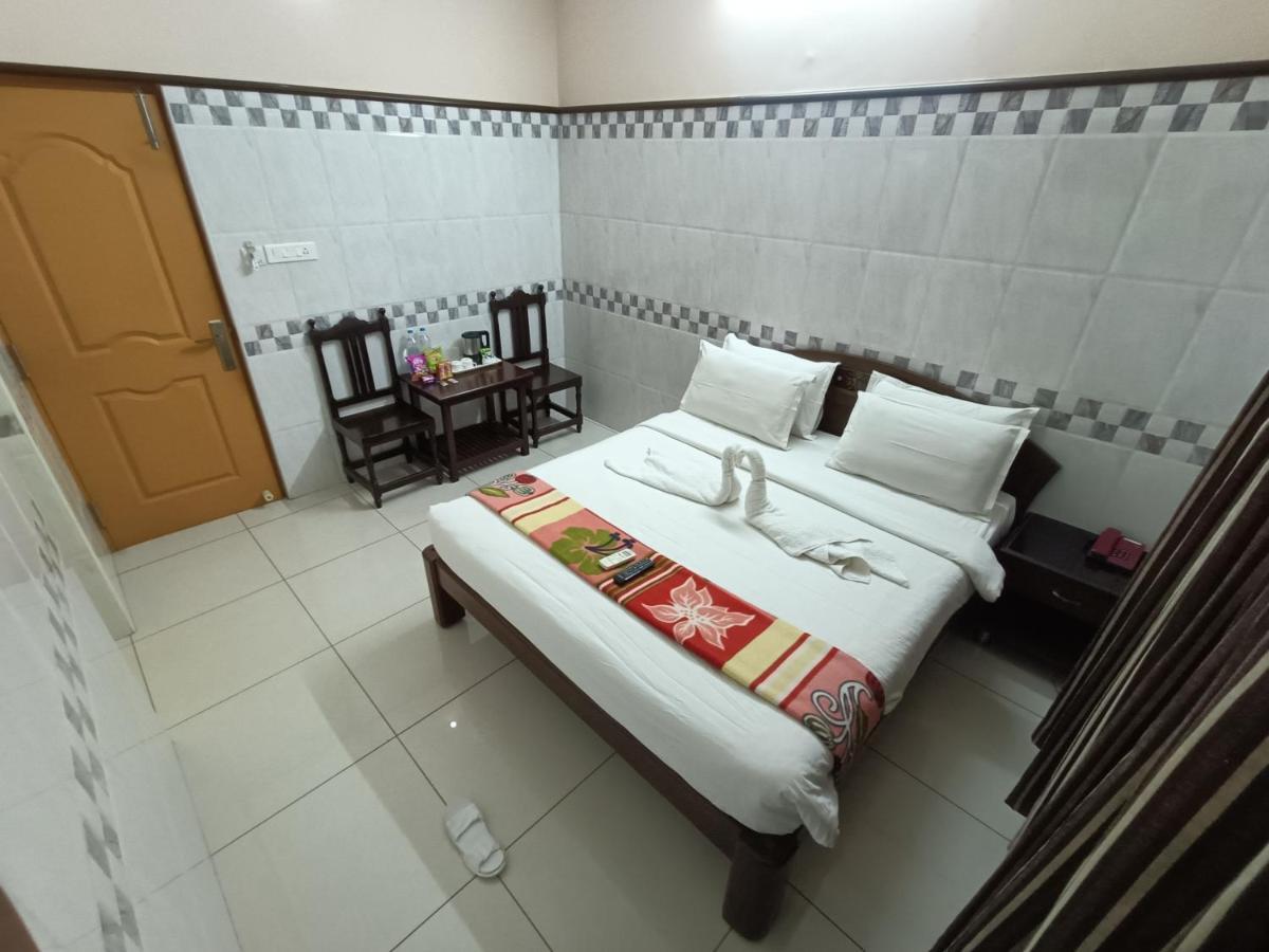 Hotel Arunachala Puducherry Buitenkant foto