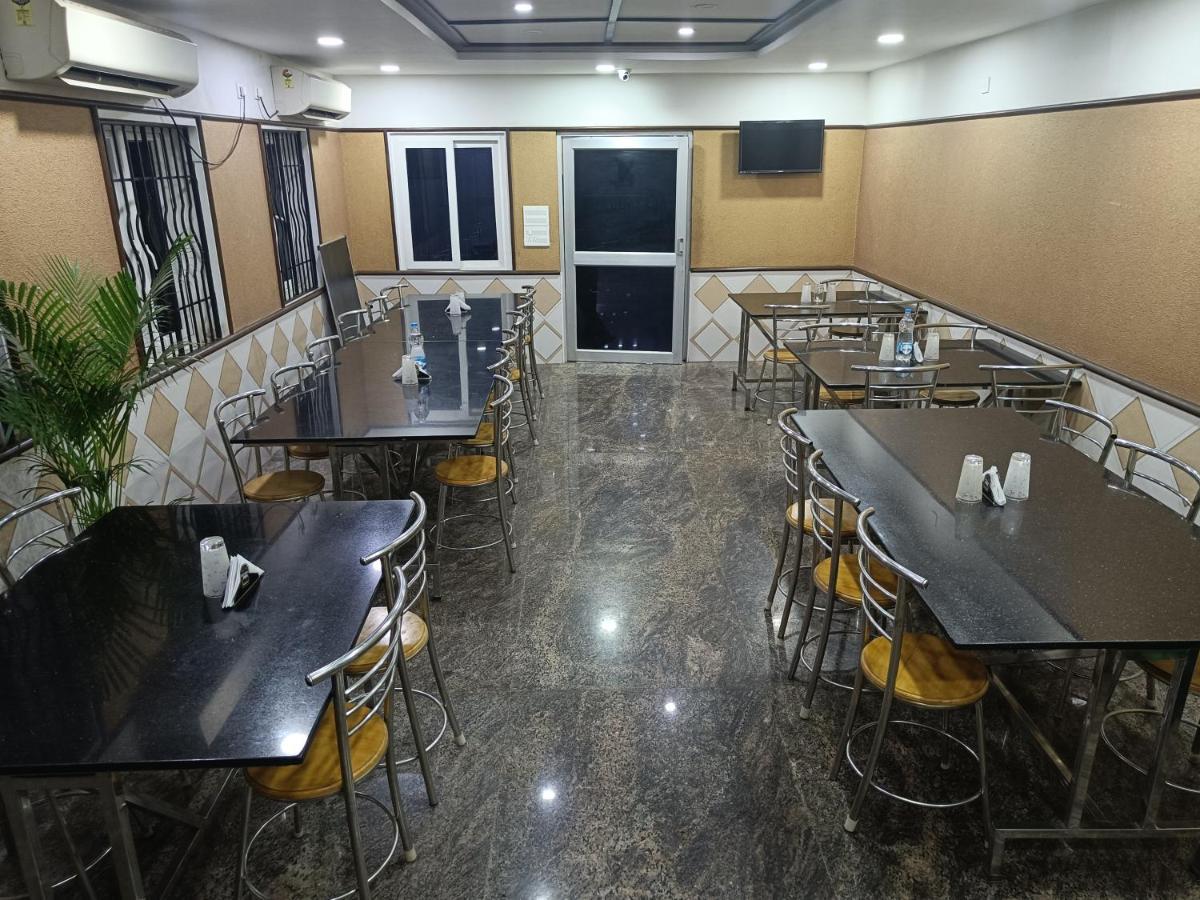 Hotel Arunachala Puducherry Buitenkant foto