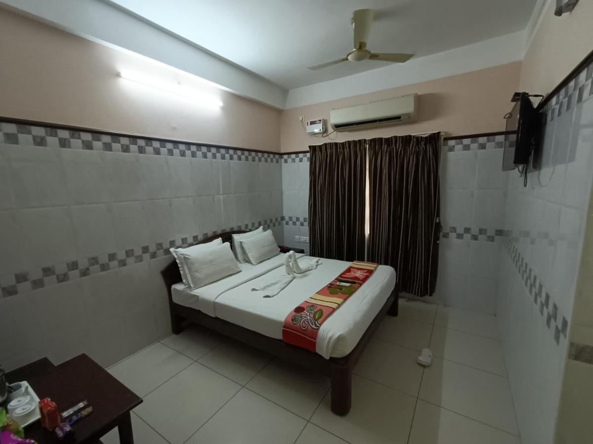 Hotel Arunachala Puducherry Buitenkant foto