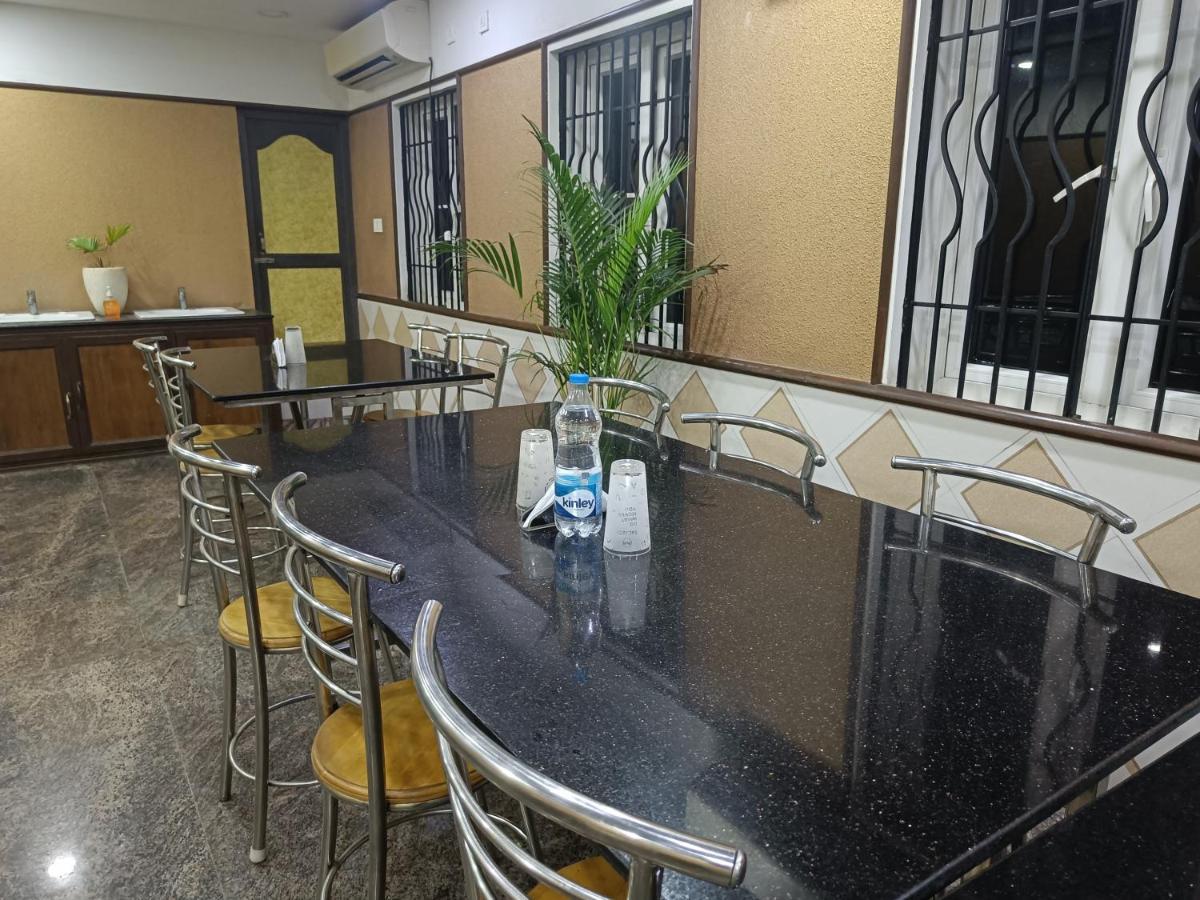 Hotel Arunachala Puducherry Buitenkant foto