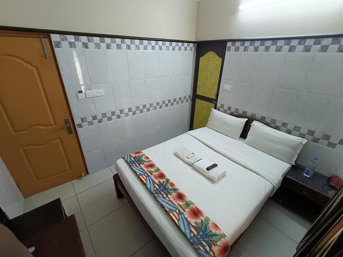 Hotel Arunachala Puducherry Buitenkant foto