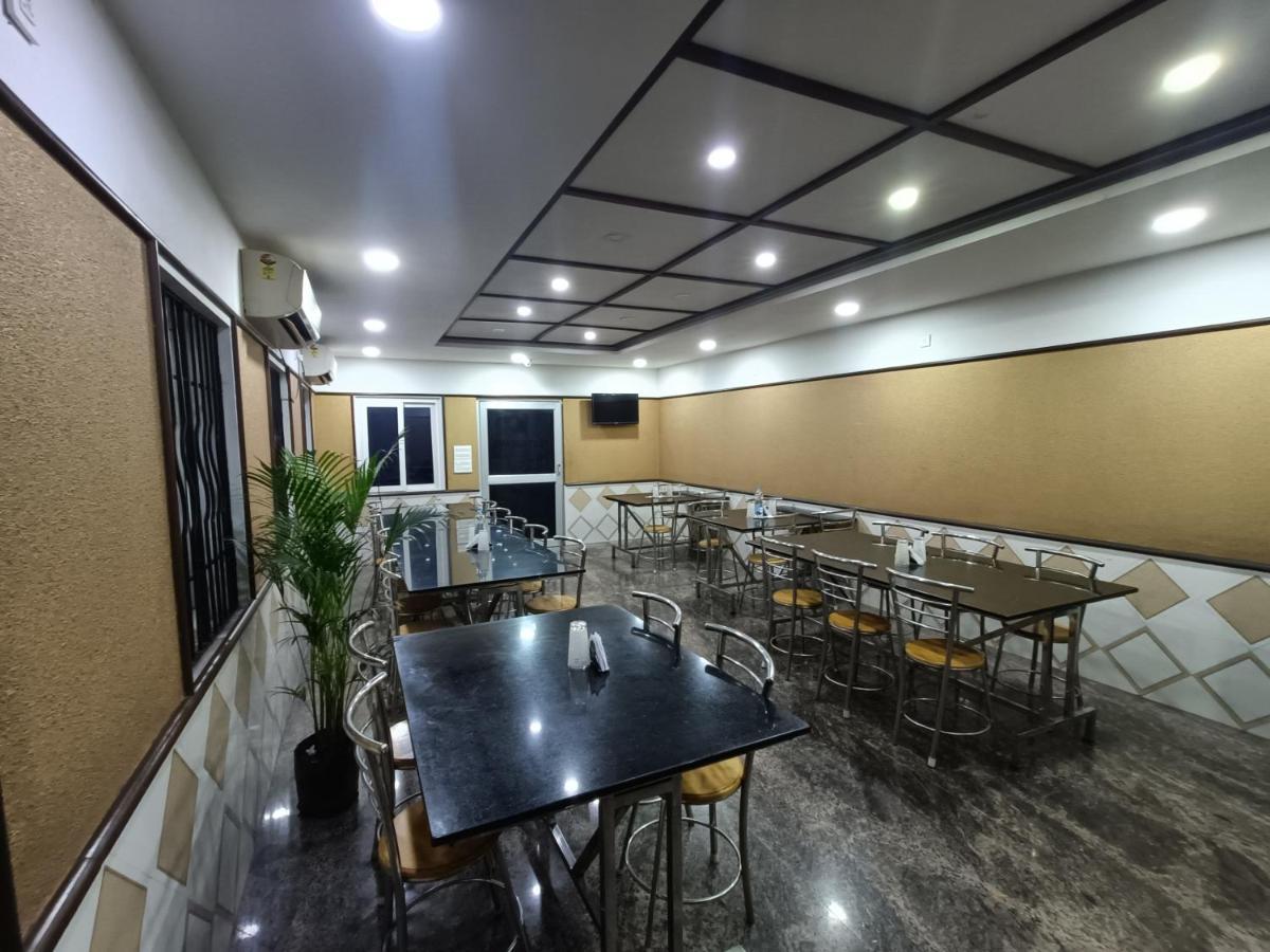 Hotel Arunachala Puducherry Buitenkant foto
