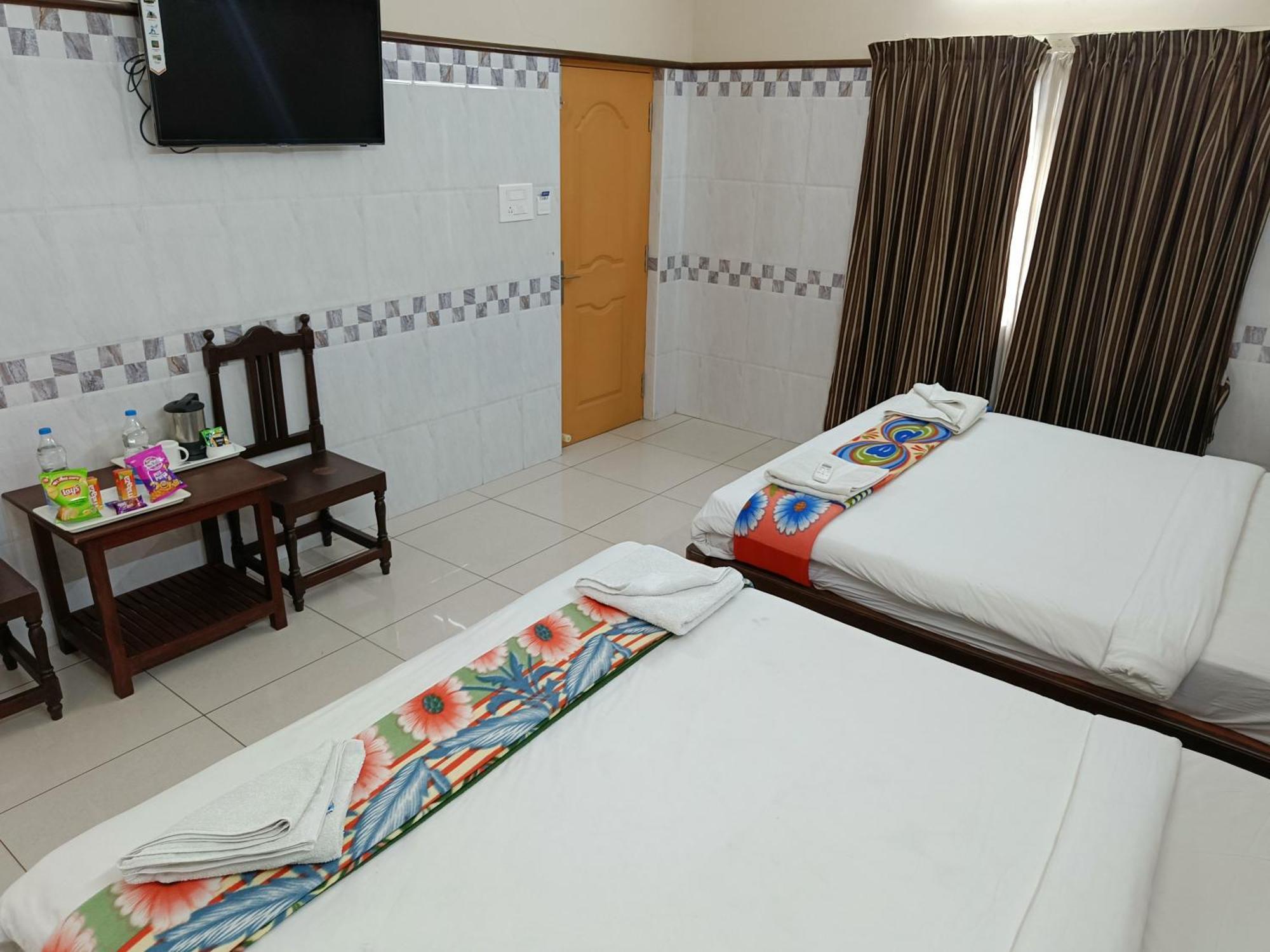 Hotel Arunachala Puducherry Buitenkant foto