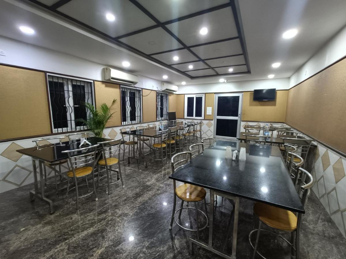 Hotel Arunachala Puducherry Buitenkant foto