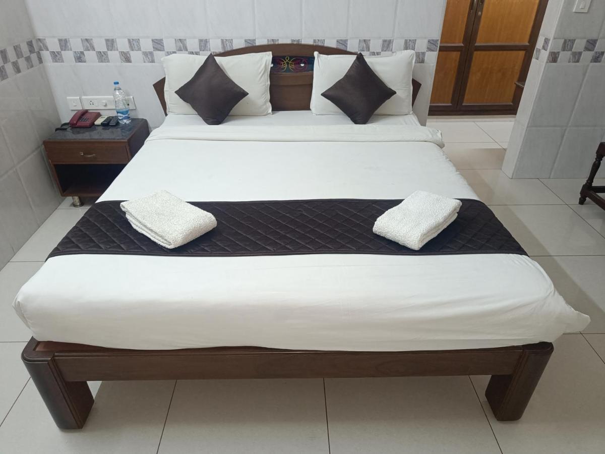 Hotel Arunachala Puducherry Buitenkant foto